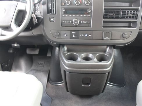 Used 2025 Chevrolet Express 3500 LS RWD image 16