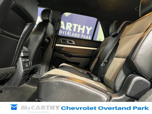 Used 2017 Ford Explorer XLT w/ Equipment Group 202A FWD image 24