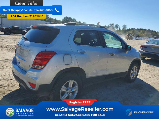 Used 2020 Chevrolet Trax LT w/ LT Convenience Package AWD/4WD image 4