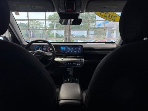 Used 2025 Hyundai Kona SEL AWD/4WD image 16