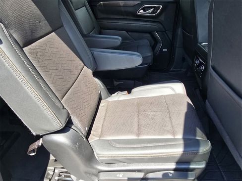 Used 2024 Chevrolet Suburban High Country image 19