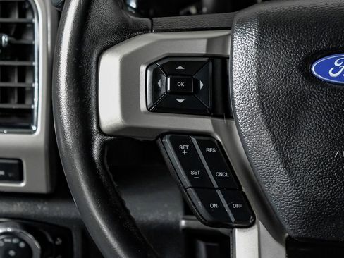 Used 2019 Ford F350 Lariat w/ Chrome Package image 17