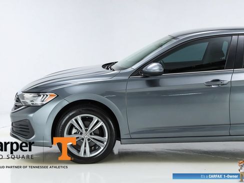Certified 2023 Volkswagen Jetta SE FWD image 3