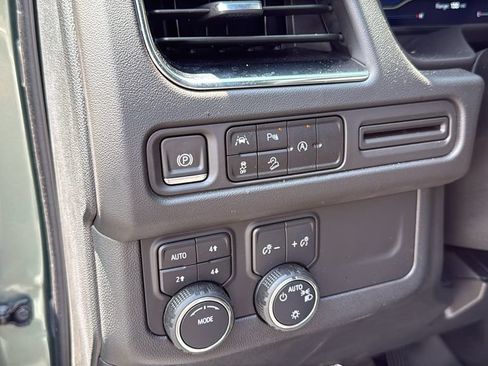 Used 2024 Chevrolet Tahoe Z71 AWD/4WD image 28