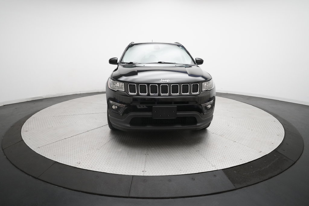 Used 2018 Jeep Compass Latitude w/ Popular Equipment Group AWD/4WD image 11