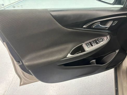 Used 2022 Chevrolet Malibu LT FWD image 37