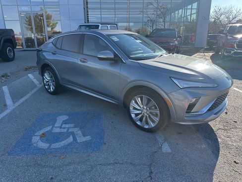 Used 2024 Buick Envista Avenir image 36