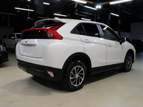 Used 2020 Mitsubishi Eclipse Cross ES image 3