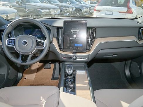 New 2026 Volvo XC60 B5 Plus w/ Protection Package Premier image 21