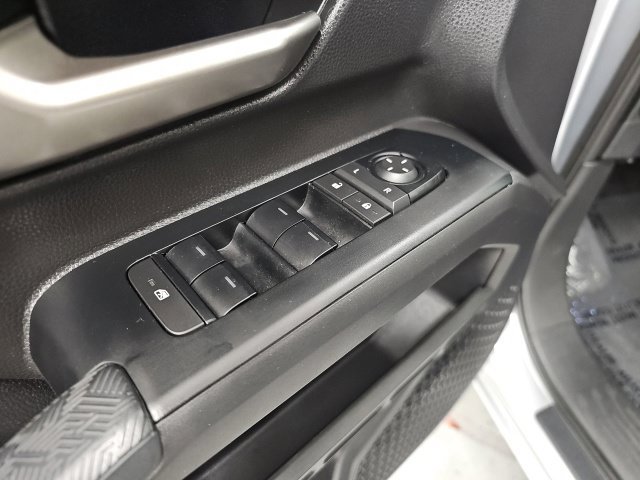 Certified 2025 Toyota Tacoma TRD Off-Road AWD/4WD image 14