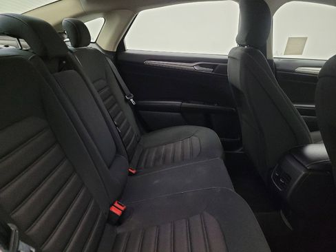 Used 2018 Ford Fusion SE w/ Fusion SE Technology Package image 19