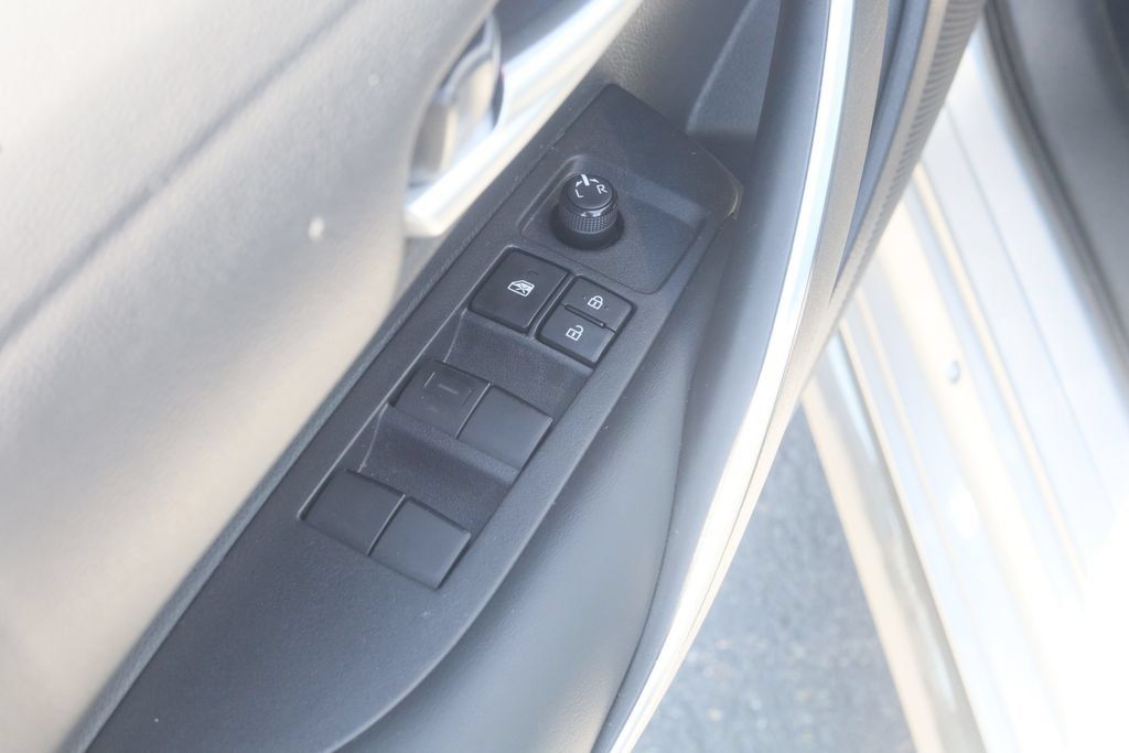 Certified 2021 Toyota Corolla SE FWD image 10