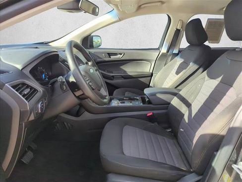 Used 2020 Ford Edge SE image 17