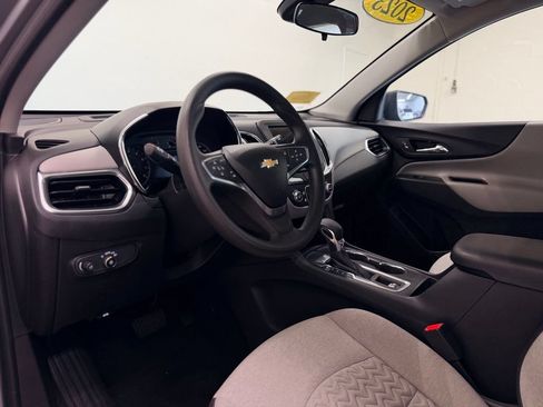 Used 2023 Chevrolet Equinox LS FWD image 11