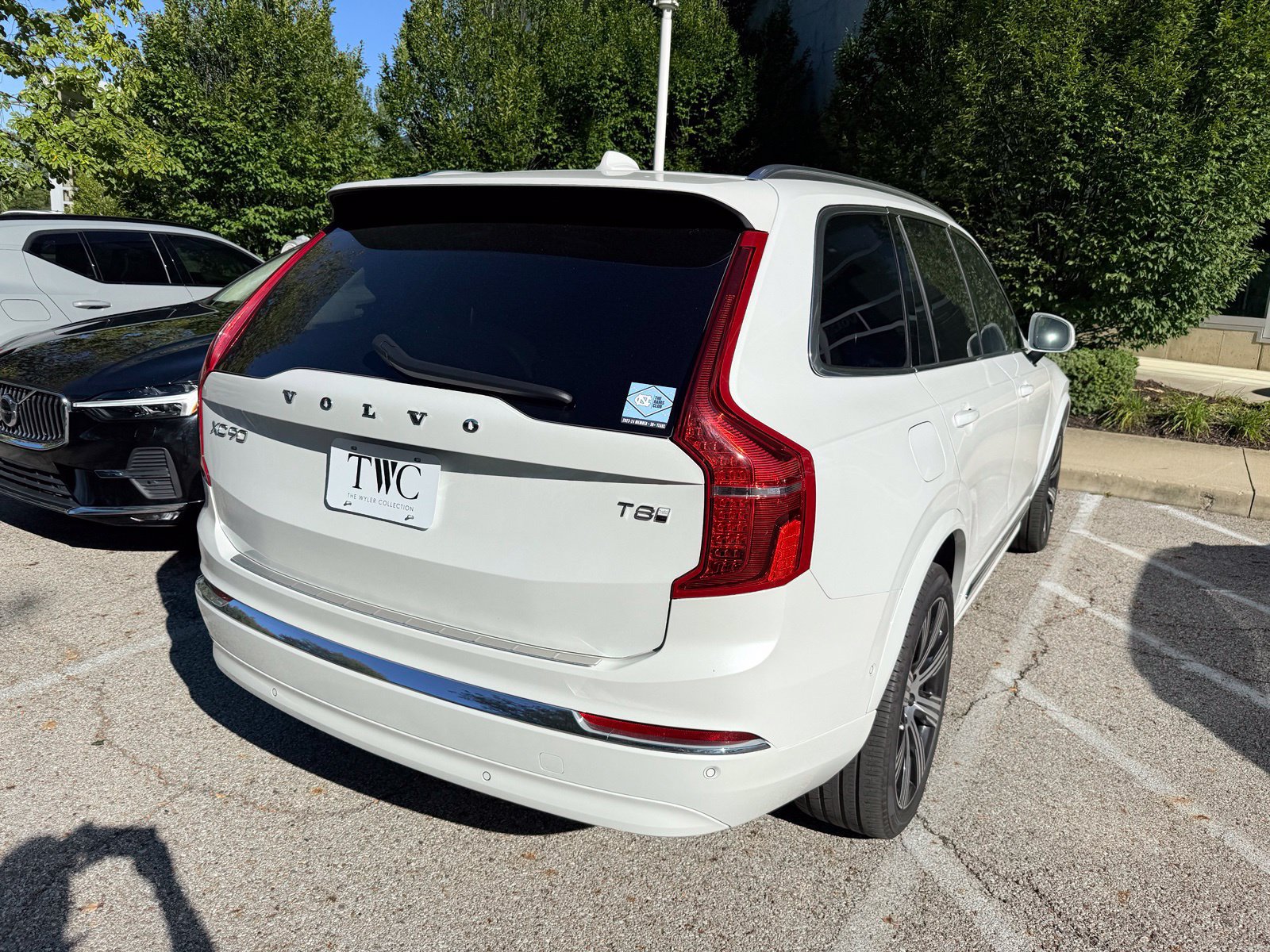 Used 2025 Volvo XC90 T8 Plus w/ Protection Package Premier AWD/4WD image 9