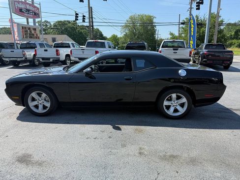 Used 2013 Dodge Challenger SXT RWD image 6