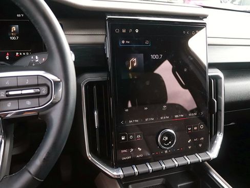 Used 2025 GMC Acadia Elevation FWD image 23