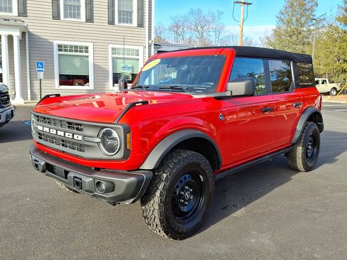 Used 2023 Ford Bronco Black Diamond image 1