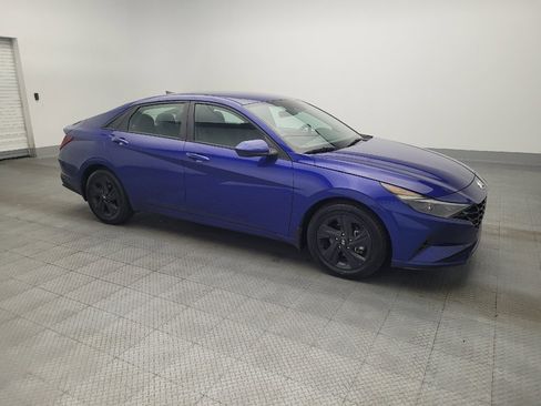 Used 2022 Hyundai Elantra SEL image 11