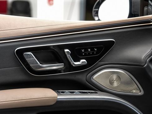 Used 2023 Mercedes-Benz EQS 580 4MATIC Sedan image 52