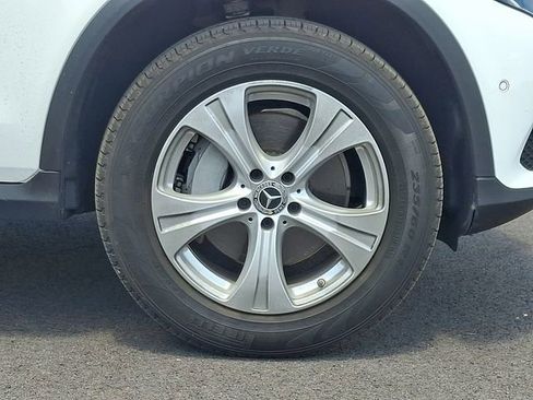 Used 2018 Mercedes-Benz GLC 300 4MATIC image 8