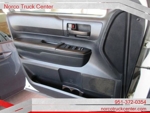 Used 2016 Toyota Tundra SR w/ Tow Package RWD image 10