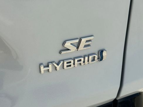 Used 2024 Toyota RAV4 SE w/ Convenience Package AWD/4WD image 14