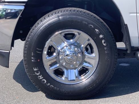 Used 2024 RAM 2500 Tradesman w/ Chrome Appearance Group image 10