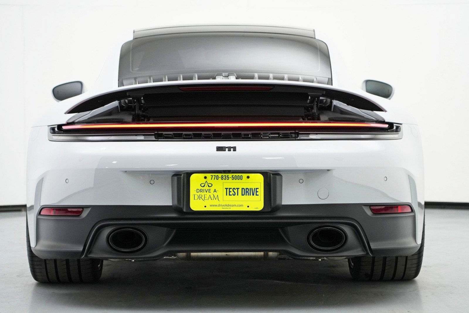 Used 2025 Porsche 911 Carrera RWD image 10