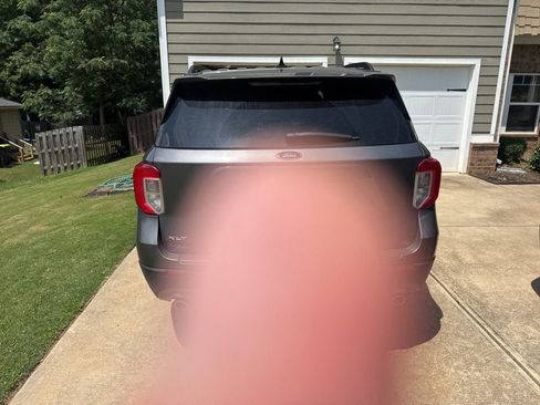 Used 2021 Ford Explorer XLT w/ Equipment Group 202A RWD image 22