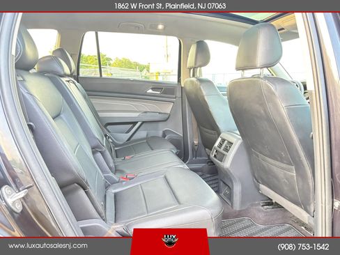 Used 2021 Volkswagen Atlas SE w/ Panoramic Sunroof Package AWD/4WD image 34