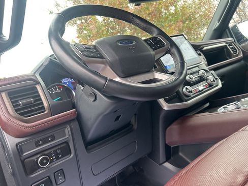 Used 2024 Ford Expedition Max Limited image 11