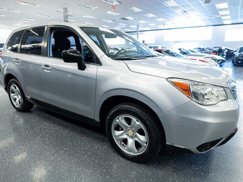 Used 2016 Subaru Forester 2.5i AWD/4WD image 4