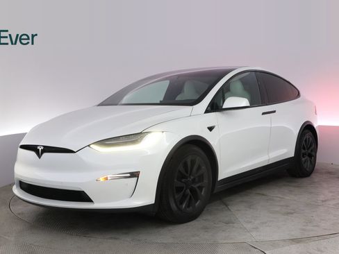 Used 2022 Tesla Model X AWD/4WD image 2