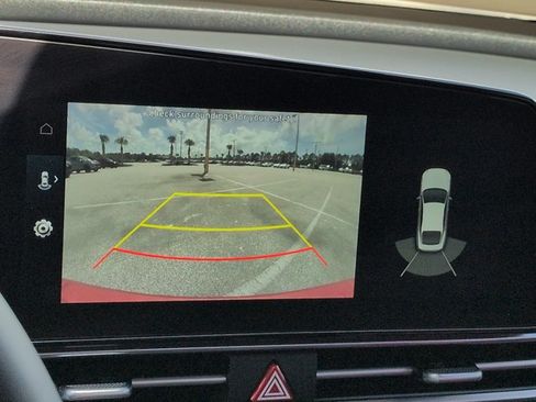 Used 2022 Hyundai Elantra Limited FWD image 22