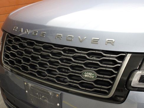 Used 2018 Land Rover Range Rover image 3