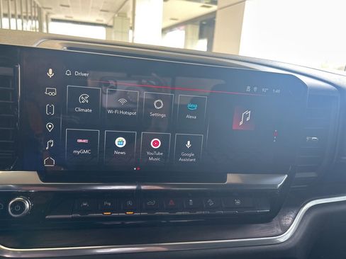 Used 2025 GMC Sierra 1500 SLT image 13