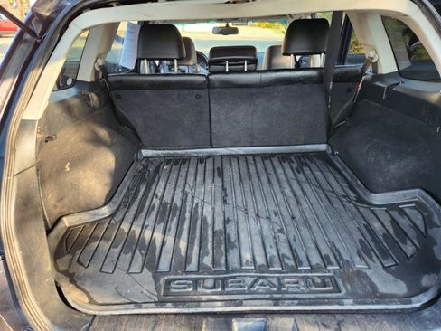 Used 2010 Subaru Outback 2.5i Limited image 18