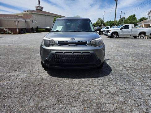 Used 2016 Kia Soul FWD image 2
