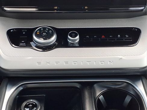 Used 2025 Ford Expedition Active AWD/4WD image 23
