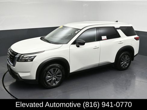 Used 2024 Nissan Pathfinder S AWD/4WD image 24