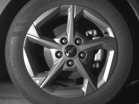 Used 2025 Kia K4 LXS image 13