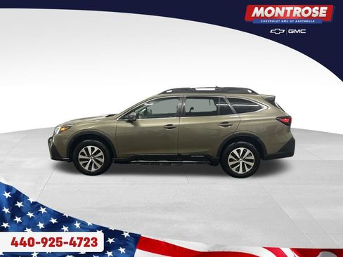 Used 2022 Subaru Outback Premium image 2