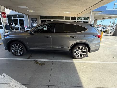 Used 2023 Acura MDX w/ Technology Package AWD/4WD image 6