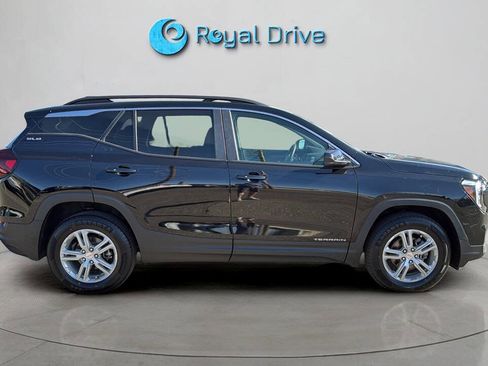 Used 2023 GMC Terrain SLE w/ Driver Convenience Package AWD/4WD image 7