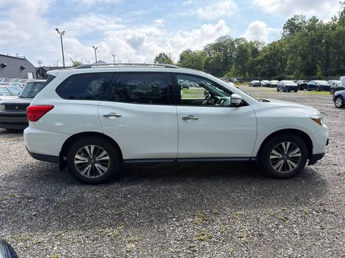 Used 2017 Nissan Pathfinder SL w/ SL Tech Package AWD/4WD image 7