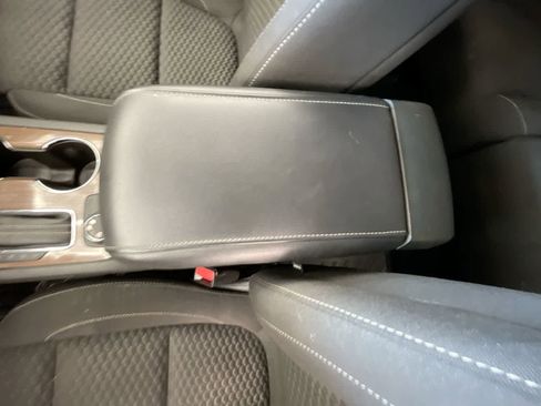 Used 2017 GMC Acadia SLE AWD/4WD image 20