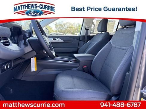 New 2026 Ford Explorer Active RWD image 9