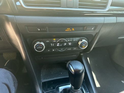 Used 2016 MAZDA MAZDA3 i Grand Touring FWD image 11