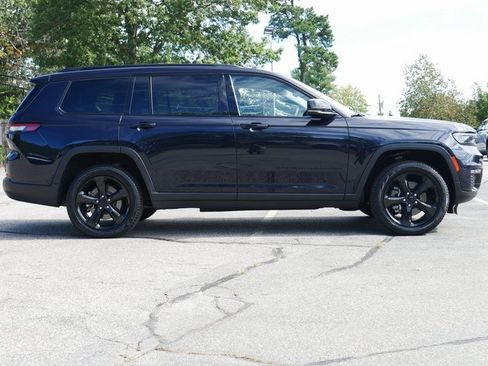 Used 2024 Jeep Grand Cherokee L Limited w/ Black Appearance Package image 7